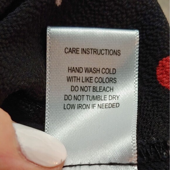 Gypsies & Moondust Cold Shoulder Cherry Print Short Sleeve Blouse Top Sz XS ๐ - Picture 8 of 9